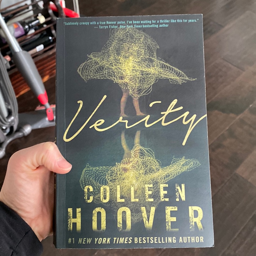 Verity by Colleen Hoover softcover GUC